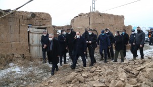 Vali Günaydın ve Başkan Büyükkılıç deprem bölgesine gitti