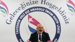 Başkan Çolakbayrakdar'dan liseli gençlere altın öğütler