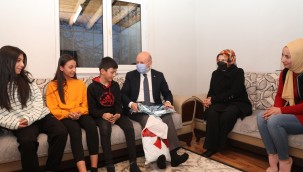 Başkan Çolakbayrakdar: Ziyaretlerimizle de gönül bağı kuruyoruz