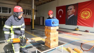 Büyükşehir İtfaiyesi'nden geleceğin kadın itfaiyecilerine zorlu eğitim