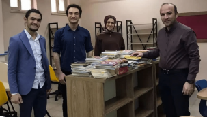 Gençlik Meclisi, yeni kurulan okul kütüphanesine destek verdi