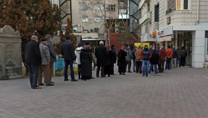 Kayseri'de indirim kuyruğu