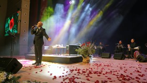 Talas'ta 'gül kokulu' gece