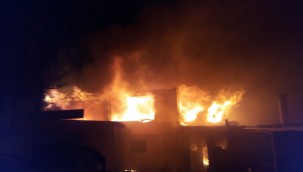 Tomarza'da bir ev yangında küle döndü