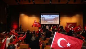 Başkan Büyükkılıç, İstiklal Marşı'nın Kabulünün 101. Yıldönümünü Lise Öğrencileriyle Kutladı