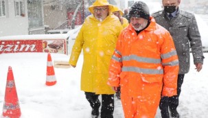 Başkan Çolakbayrakdar, kar temizleme çalışmalarını inceledi