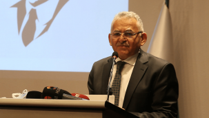 Büyükkılıç: İstiklal şairimizi minnet ve özlemle yâd ediyorum