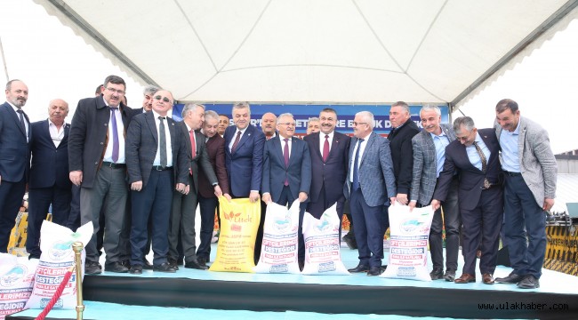 Büyükşehir'den çiftçiye 15 milyon TL'lik tohum desteği