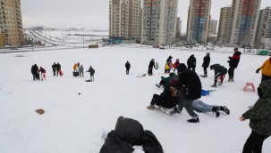 Kar yağışını fırsat bilen Talaslılar, kendi kayak merkezlerine akın etti