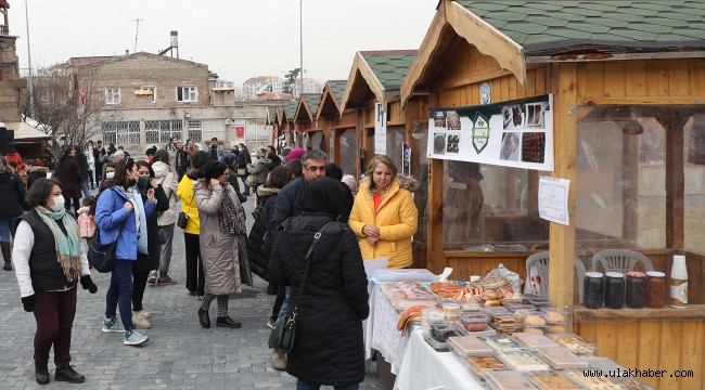 'Maharetli Eller'de Kadınlar Günü coşkusu