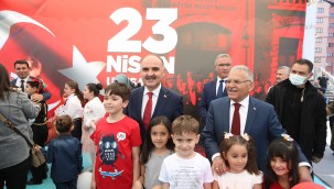 Başkan Büyükkılıç, Vali Günaydın ile birlikte çocukların 23 Nisan coşkusuna ortak oldu