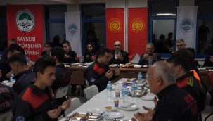 Başkan Büyükkılıç ve Vali Günaydın, kahraman itfaiyecilerle iftarda buluştu