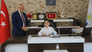 Başkan Öztürk, koltuğunu miniklere devretti