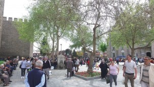 Her yer tıklım tıklım: Kayseri'de bayram alışverişi yoğunluğu