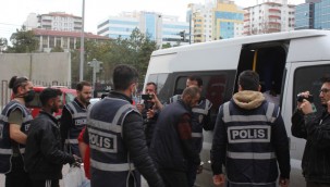 Kesinleşmiş hapis cezası bulunan 6 kişi cezaevine teslim edildi