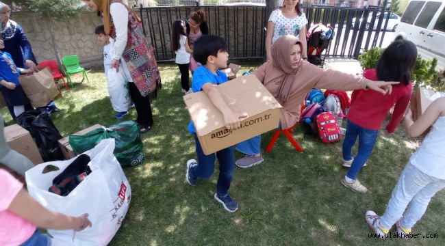 Minik öğrenciler Ramazan kolisi hazırladı