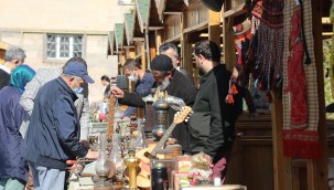 Talas'ın Antika Pazarı hız kesmeden devam ediyor