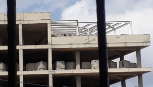 Yabancı uyruklu kişi inşaatta asılı halde bulundu