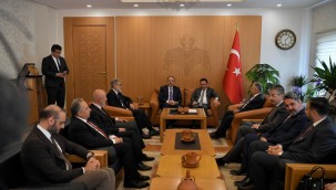 Ak Parti heyetinden Vali Gökmen Çiçek'e hayırlı olsun ziyareti