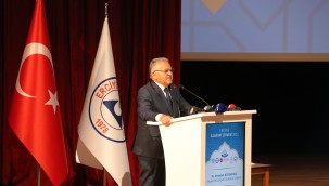 Başkan Büyükkılıç, Cumhurbaşkanlığı Sözcüsü Kalın ile İlahiyat Zirvesi'ne katıldı