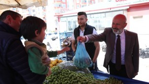 Başkan Çolakbayrakdar'dan, pazarcı esnafına ziyaret