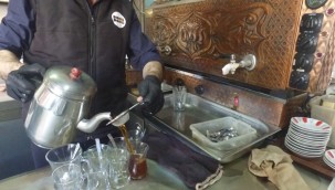 Çay zammı, esnaf ve müşteriyi karşı karşıya getirdi  