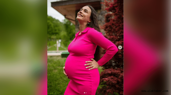 Hande Soral'ın hamilelik pozlarına sosyal medyada büyük ilgi