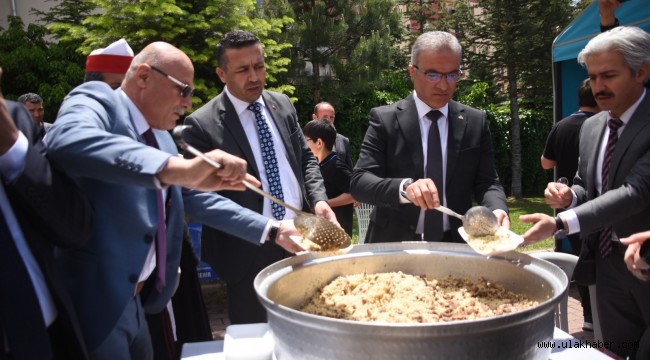 Hidayet Aydoğan Sosyal Bilimler Lisesi'nde pilav şenliği düzenlendi