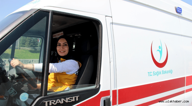 Kadın sağlık çalışanlarına ambulans sürüş teknikleri eğitimi