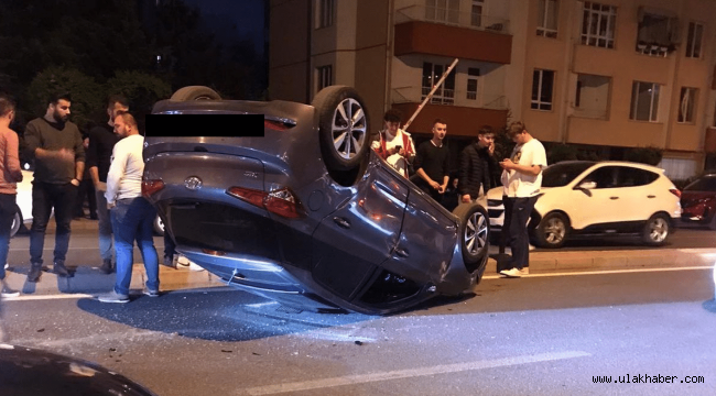 Kayseri'de bu kez Kızılırmak Caddesi'nde araç takla attı