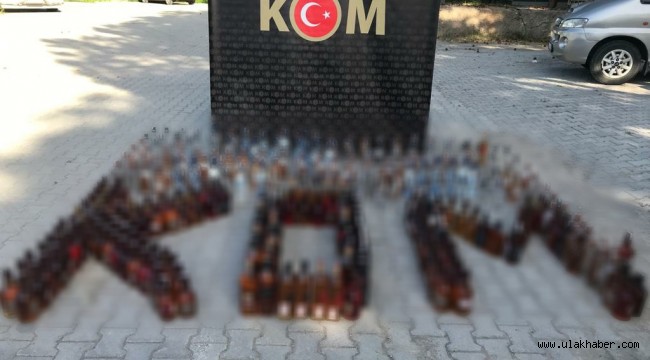 Kayseri'de sahte alkol baskını: 2 gözaltı