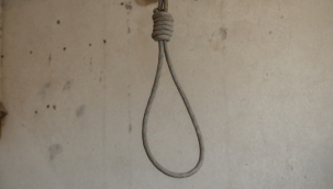 Kendini asarak hayatına son verdi!