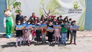 Minik öğrencilerden geri dönüşüme katkı