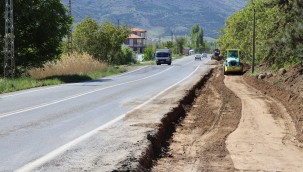 Yahyalı ilçe girişinde yol genişletme çalışmaları başladı