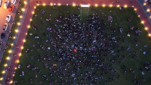 Yüzlerce kişi Yamaç Paraşütü İniş Alanı'na toplandı