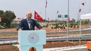 Bakan Karaismailoğlu: Adana'yı hızlı trenle Gaziantep'e bağlayacağız