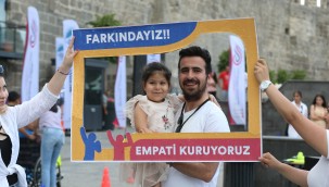 Büyükşehir tarihi kalede empati parkuru kurdu, gençlerin sırdaşı oldu