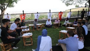 Genç dostu Başkan, gençlerle bir araya geldi