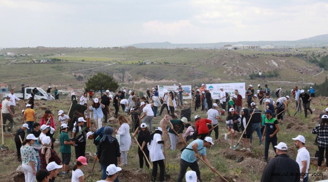 Kayseri'de 4 bin fidan toprakla buluşturuldu