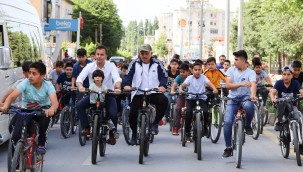 Yahyalı Belediyesi'nden çocuklara karne eğlencesi