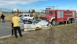 Yozgat'ta itfaiye aracı ve otomobil çarpıştı