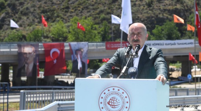 Bakan Karaismailoğlu: Biz başkaları gibi halkçı gözüküp, yan gelip yatmayız