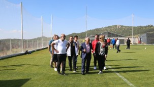 Başkan Büyükkılıç'tan Kayserispor kampına ziyaret