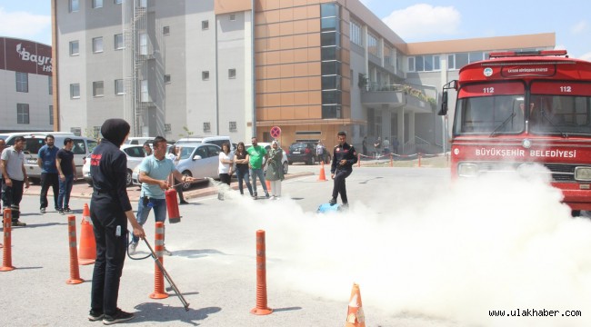 Erciyes Teknopark'ta yangın söndürme eğitimi verildi