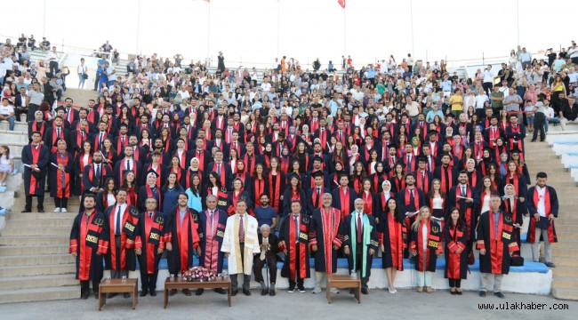Erciyes Üniversitesi Hukuk Fakültesi 15. dönem mezunlarını verdi