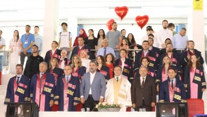 ERÜ Mühendislik Fakültesi'nde mezuniyet sevinci