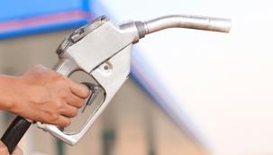 Gün içerisinde duyurulan 96 kuruşluk benzin zammı iptal edildi