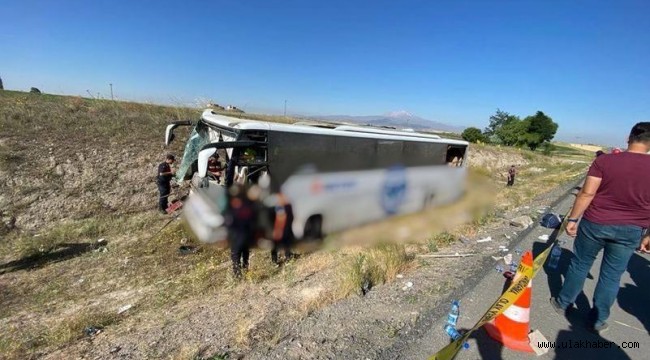 Kayseri'de yolcu otobüsü yoldan çıktı