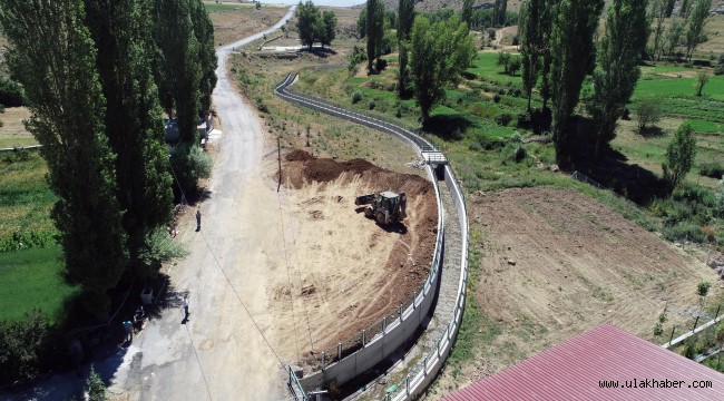 Talas Belediyesi'nden Cebir'de yol genişletme ve yeni park çalışması