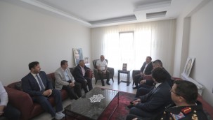 Vali Çiçek ve Başkan Büyükkılıç'tan "15 Temmuz" şehitlerine vefa